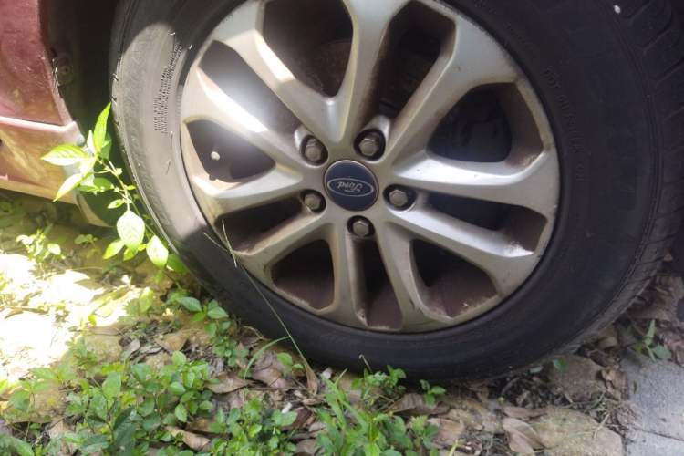 Used Ford Focus 2013 Hatchback Classic 1.8L Manual Base Model Right Front Wheel Hub