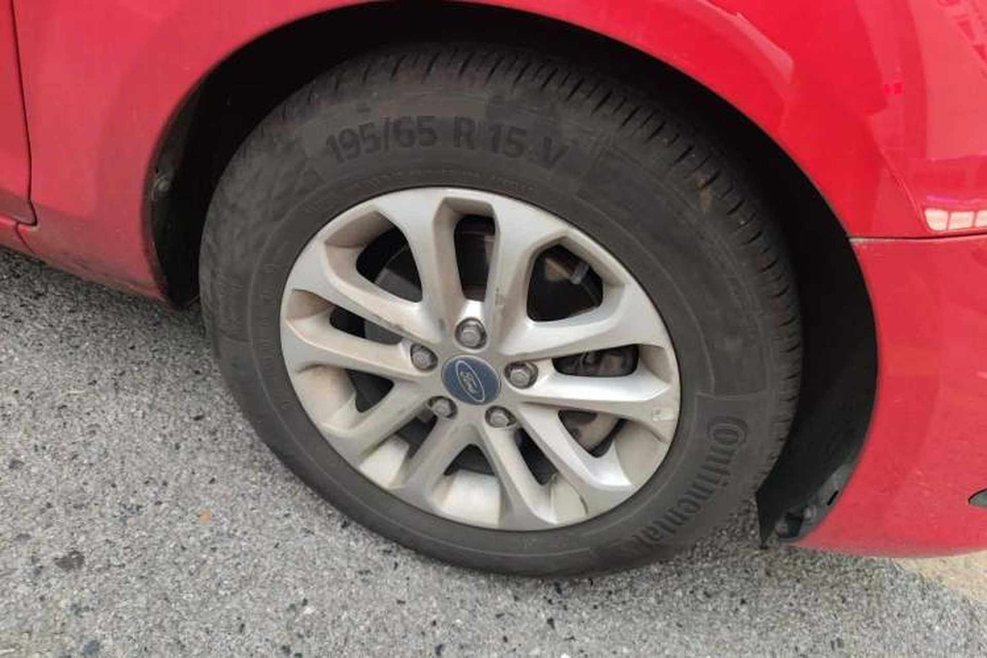 Used Ford Focus 2013 Hatchback Classic 1.8L Automatic Base Model Right Front Wheel Hub