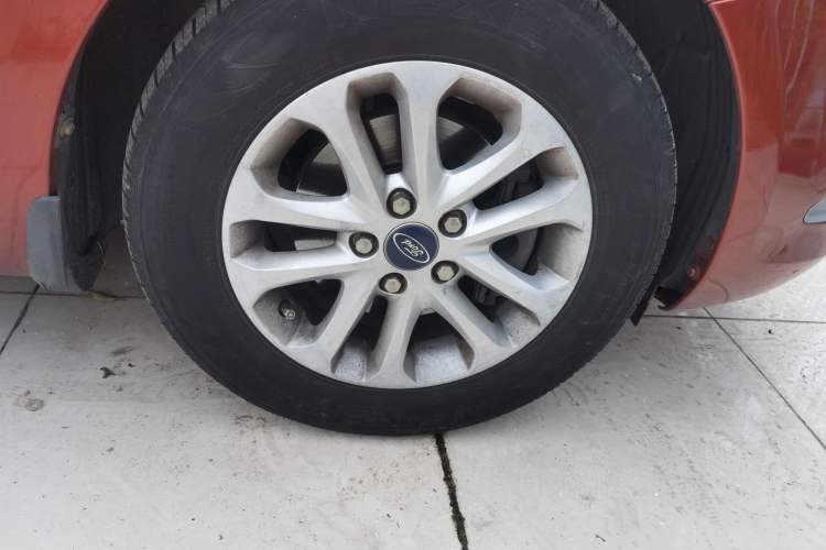 Used Ford Focus 2013 Hatchback Classic 1.8L Manual Base Model Right Front Wheel Hub