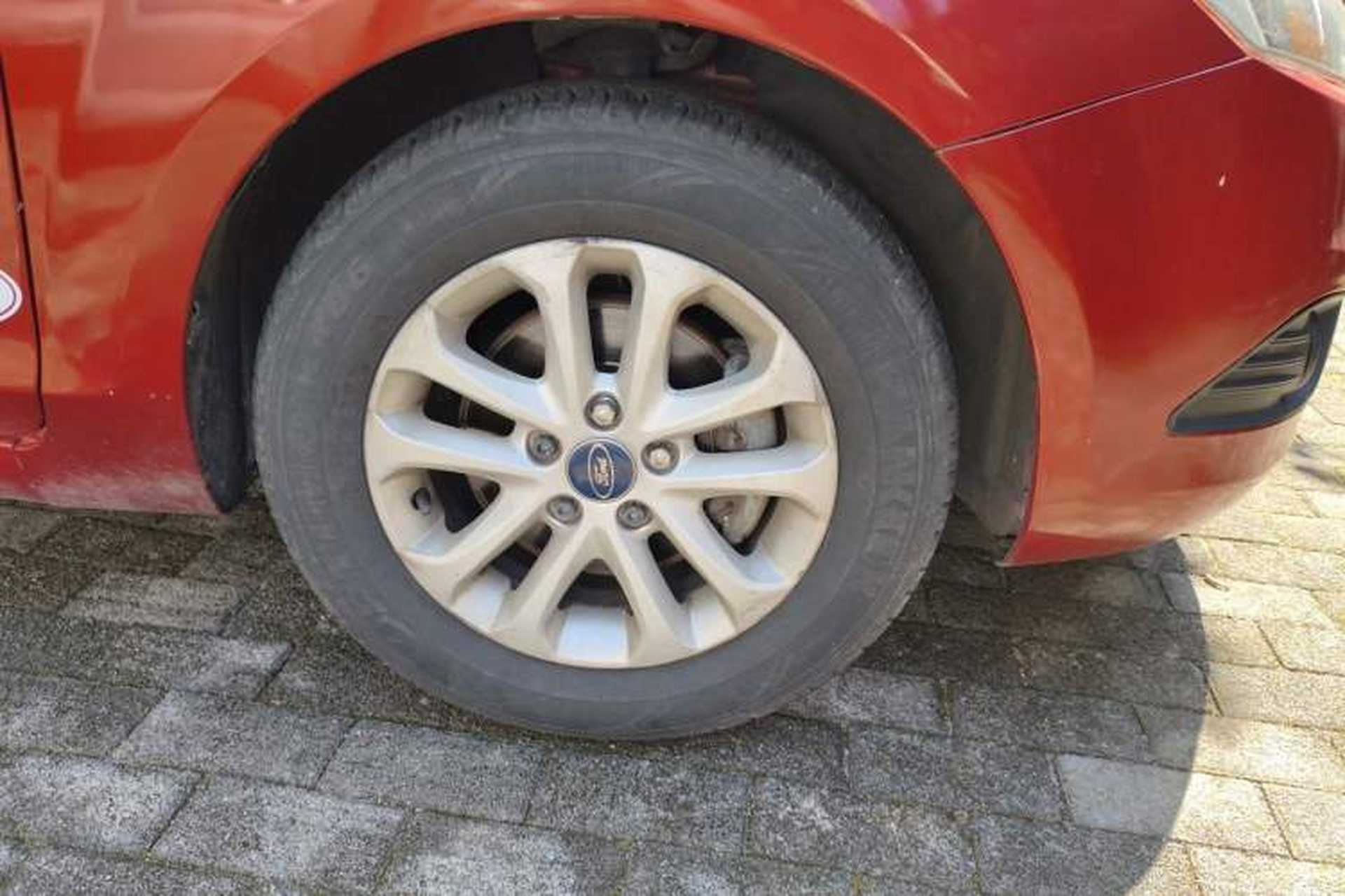 Used Ford Focus 2013 Hatchback Classic 1.8L Manual Base Model Right Front Wheel Hub