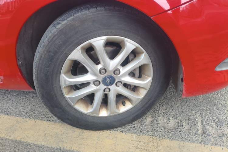 Used Ford Focus 2013 Hatchback Classic 1.8L Manual Base Model Right Front Wheel Hub