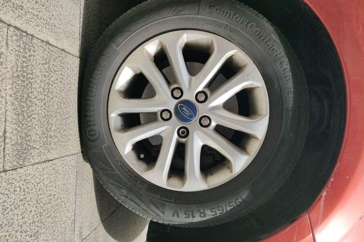 Used Ford Focus 2013 Hatchback Classic 1.8L Manual Base Model Right Front Wheel Hub