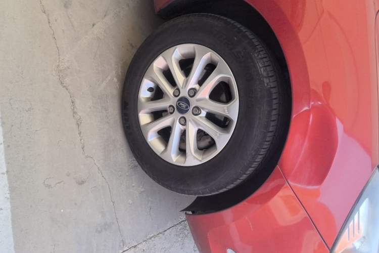 Used Ford Focus 2013 Hatchback Classic 1.8L Automatic Base Model Right Front Wheel Hub
