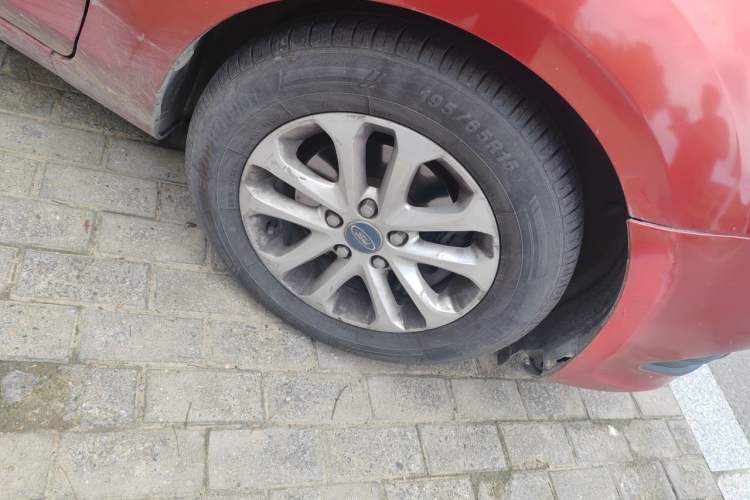 Used Ford Focus 2013 Hatchback Classic 1.8L Manual Base Model Right Front Wheel Hub