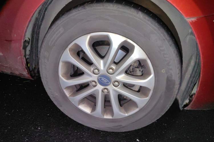 Used Ford Focus 2013 Hatchback Classic 1.8L Automatic Base Model Right Front Wheel Hub