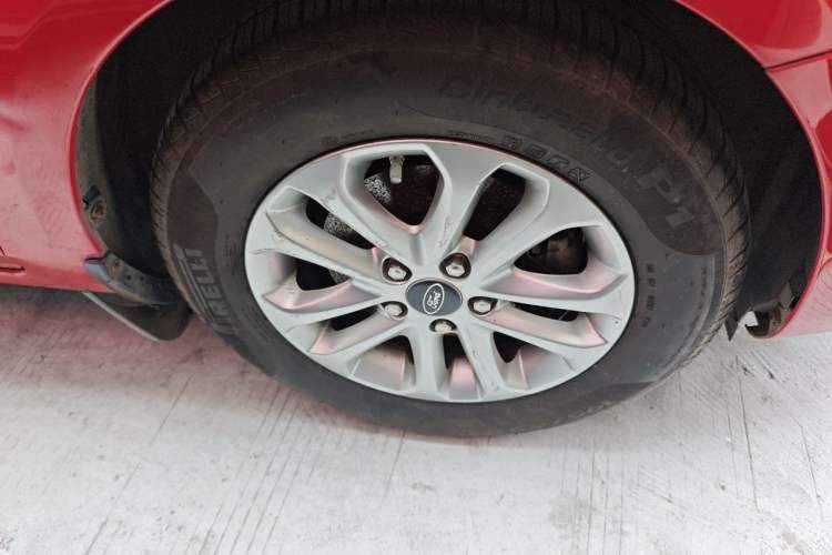 Used Ford Focus 2013 Hatchback Classic 1.8L Automatic Base Model Right Front Wheel Hub