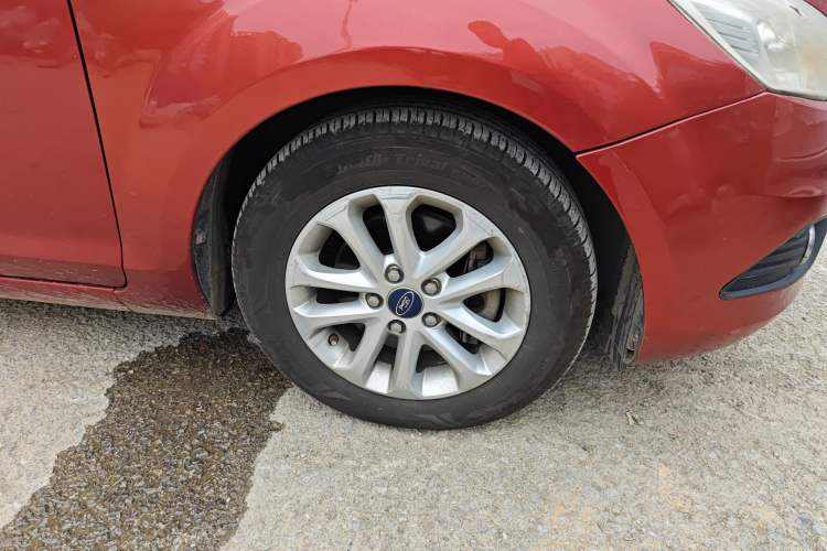 Used Ford Focus 2013 Sedan Classic 1.8L Automatic Base Model Right Front Wheel Hub