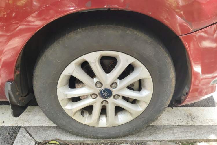 Used Ford Focus 2013 Hatchback Classic 1.8L Automatic Millionth Anniversary Edition Right Front Wheel Hub