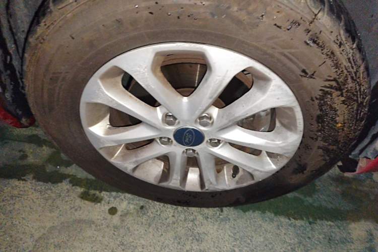 Used Ford Focus 2013 Hatchback Classic 1.8L Automatic Base Model Right Front Wheel Hub