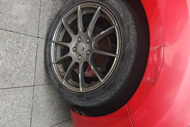 Used Ford Focus 2013 Hatchback Classic 1.8L Automatic Millionth Anniversary Edition Right Front Wheel Hub