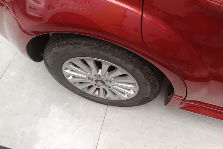 Used Ford Focus 2013 Hatchback Classic 1.8L Manual Fashion Edition Right Rear Wheel Hub