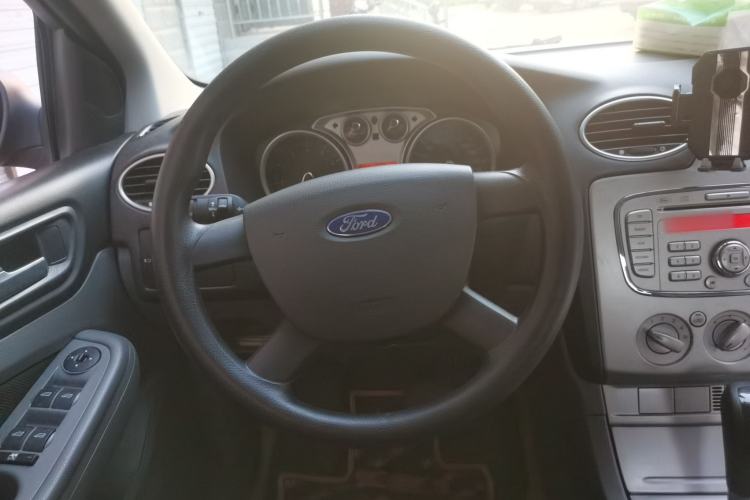 Used Ford Focus 2013 Hatchback Classic 1.8L Automatic Base Model Steering Wheel