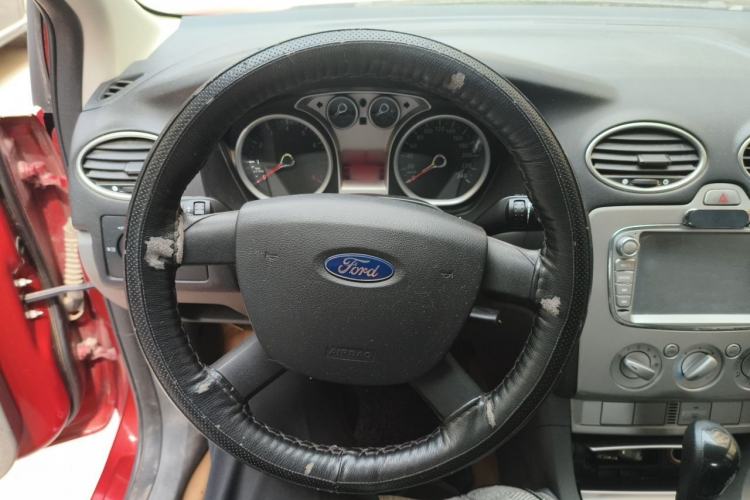 Used Ford Focus 2013 Hatchback Classic 1.8L Automatic Base Model Steering Wheel
