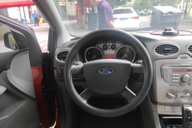 Used Ford Focus 2013 Hatchback Classic 1.8L Automatic Base Model Steering Wheel