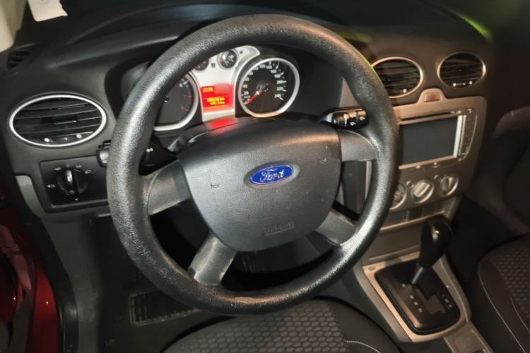 Used Ford Focus 2013 Hatchback Classic 1.8L Automatic Base Model Steering Wheel