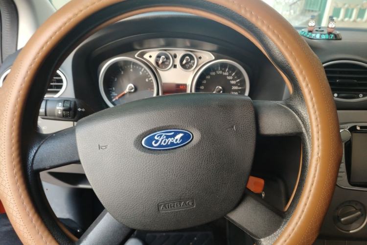 Used Ford Focus 2013 Hatchback Classic 1.8L Automatic Base Model Steering Wheel