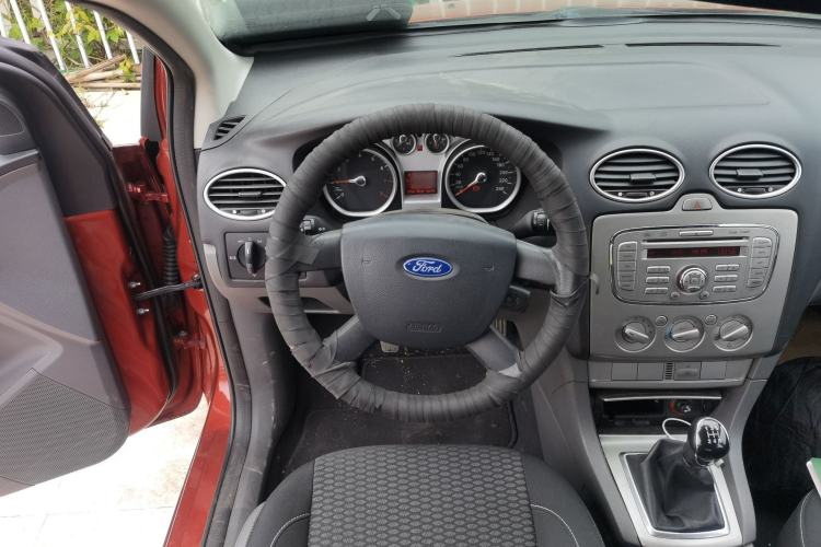 Used Ford Focus 2013 Hatchback Classic 1.8L Manual Base Model Steering Wheel