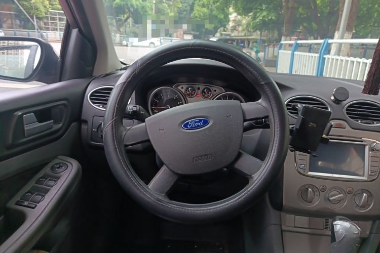 Used Ford Focus 2013 Hatchback Classic 1.8L Automatic Base Model Steering Wheel