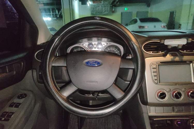 Used Ford Focus 2013 Hatchback Classic 1.8L Manual Base Model Steering Wheel