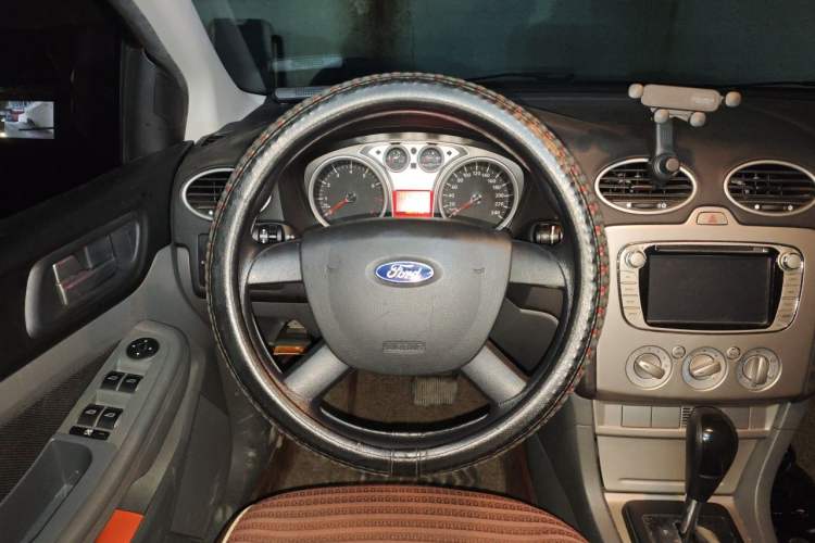Used Ford Focus 2013 Hatchback Classic 1.8L Automatic Base Model Steering Wheel