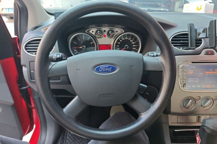 Used Ford Focus 2013 Hatchback Classic 1.8L Automatic Base Model Steering Wheel