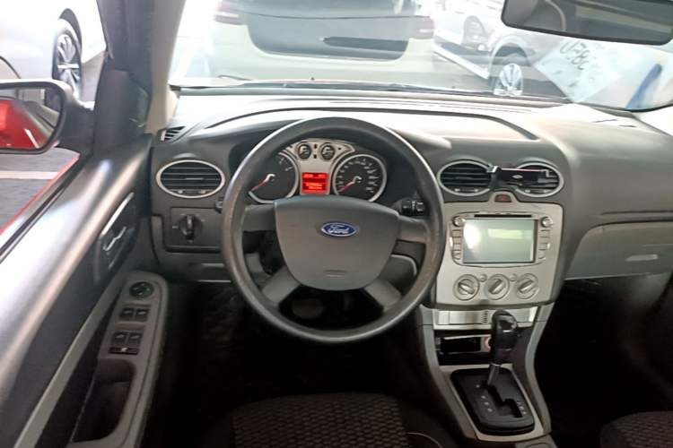 Used Ford Focus 2013 Hatchback Classic 1.8L Automatic Base Model Steering Wheel