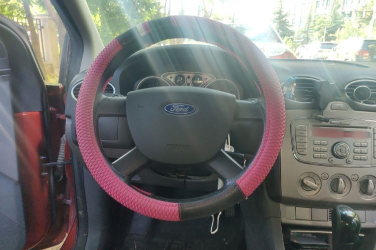 Used Ford Focus 2013 Hatchback Classic 1.8L Automatic Base Model Steering Wheel