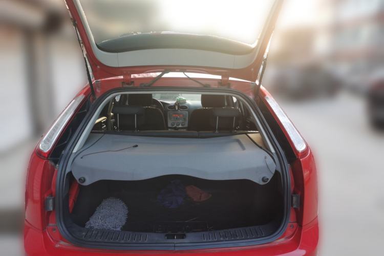 Used Ford Focus 2013 Hatchback Classic 1.8L Automatic Base Model Trunk