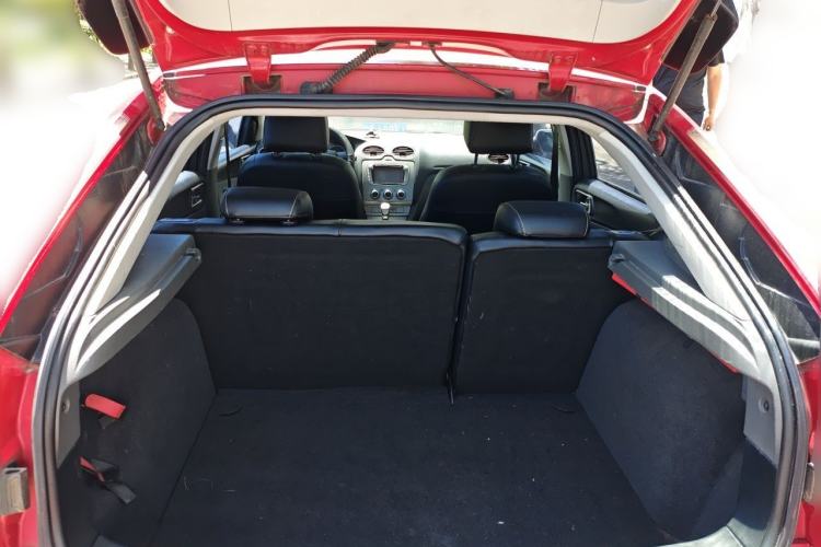 Used Ford Focus 2013 Hatchback Classic 1.8L Manual Base Model Trunk