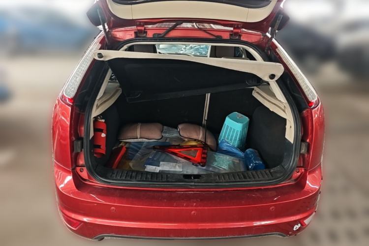 Used Ford Focus 2013 Hatchback Classic 1.8L Automatic Fashion Edition Trunk