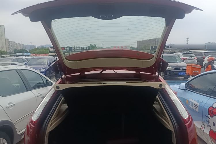 Used Ford Focus 2013 Hatchback Classic 1.8L Manual Fashion Edition Trunk