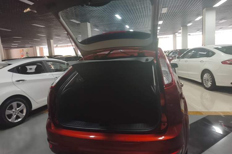 Used Ford Focus 2013 Hatchback Classic 1.8L Automatic Base Model Trunk