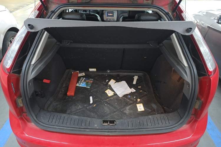 Used Ford Focus 2013 Hatchback Classic 1.8L Automatic Base Model Trunk