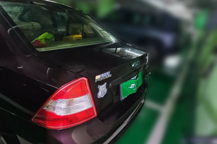 Used Ford Focus 2013 Sedan Classic 1.8L Automatic Base Model Trunk