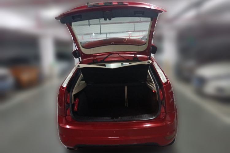 Used Ford Focus 2013 Hatchback Classic 1.8L Automatic Fashion Edition Trunk