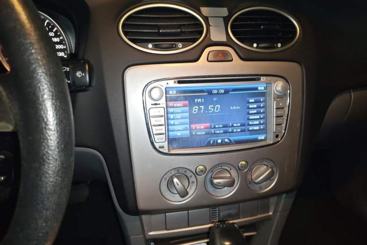 Used Ford Focus 2013 Hatchback Classic 1.8L Automatic Base Model Audio And AC Panel
