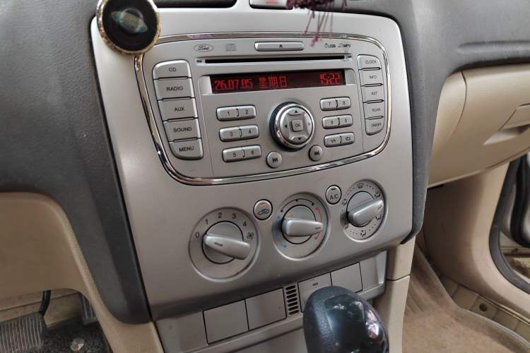 Used Ford Focus 2013 Sedan Classic 1.8L Automatic Base Model Audio And AC Panel