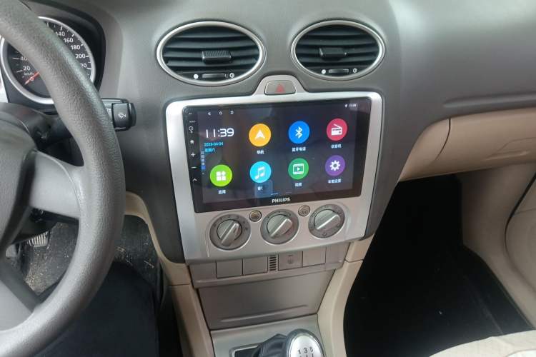 Used Ford Focus 2013 Sedan Classic 1.8L Manual Base Model Audio And AC Panel