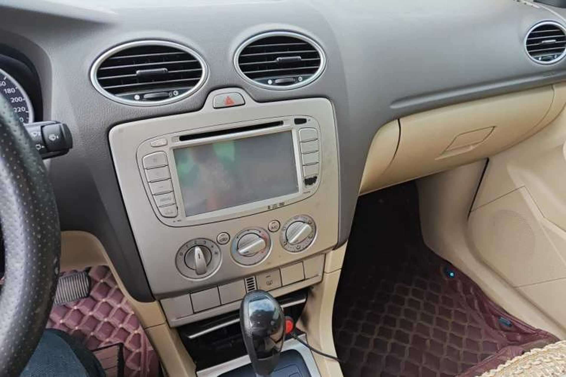 Used Ford Focus 2013 Sedan Classic 1.8L Automatic Base Model Audio And AC Panel