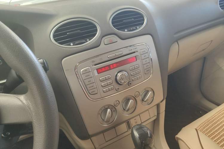Used Ford Focus 2013 Sedan Classic 1.8L Automatic Base Model Audio And AC Panel