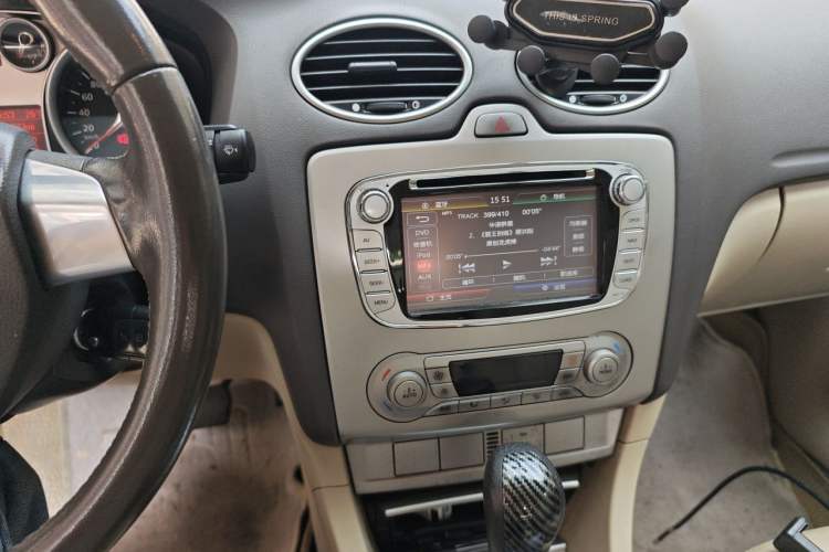 Used Ford Focus 2013 Hatchback Classic 1.8L Automatic Fashion Edition Audio And AC Panel
