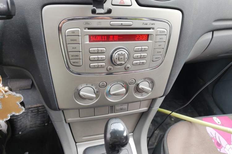 Used Ford Focus 2013 Hatchback Classic 1.8L Automatic Base Model Audio And AC Panel
