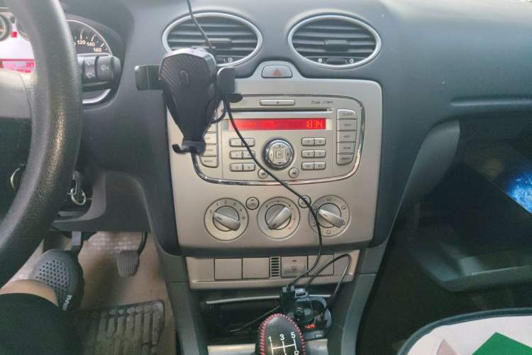 Used Ford Focus 2013 Hatchback Classic 1.8L Manual Base Model Audio And AC Panel