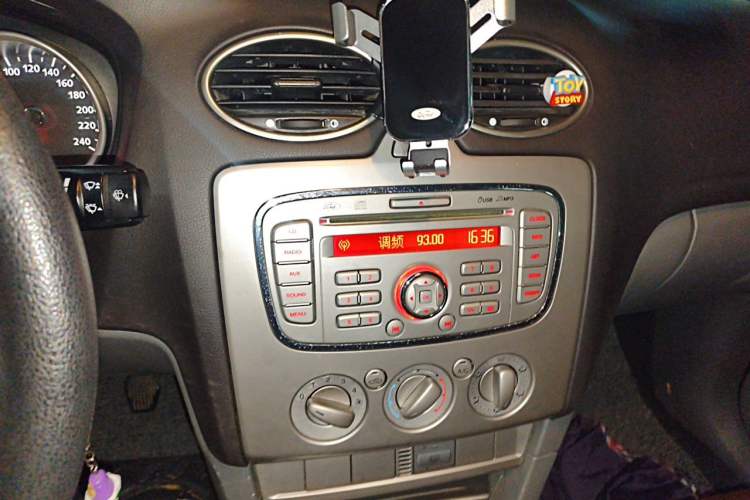 Used Ford Focus 2013 Hatchback Classic 1.8L Manual Base Model Audio And AC Panel