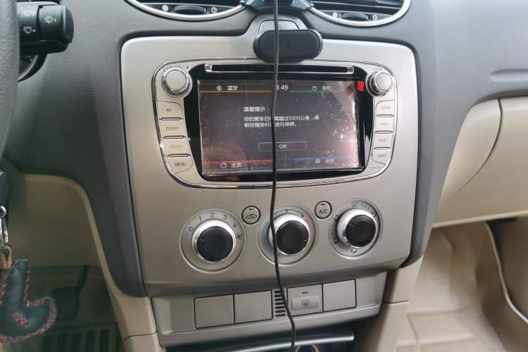 Used Ford Focus 2013 Sedan Classic 1.8L Manual Base Model Audio And AC Panel