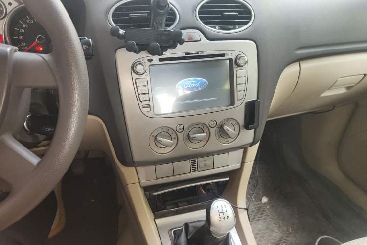 Used Ford Focus 2013 Sedan Classic 1.8L Manual Base Model Audio And AC Panel