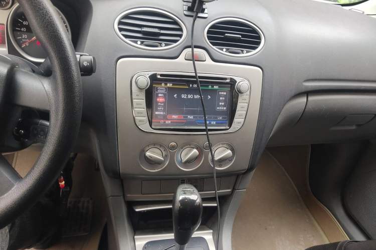 Used Ford Focus 2013 Hatchback Classic 1.8L Automatic Base Model Audio And AC Panel