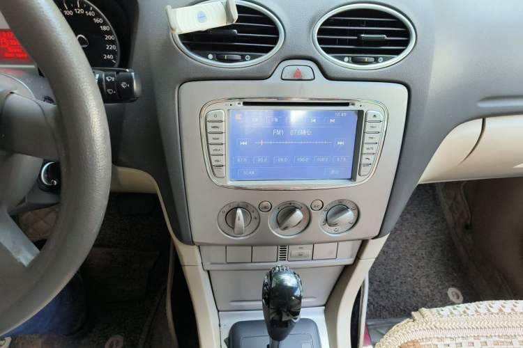 Used Ford Focus 2013 Sedan Classic 1.8L Automatic Base Model Audio And AC Panel
