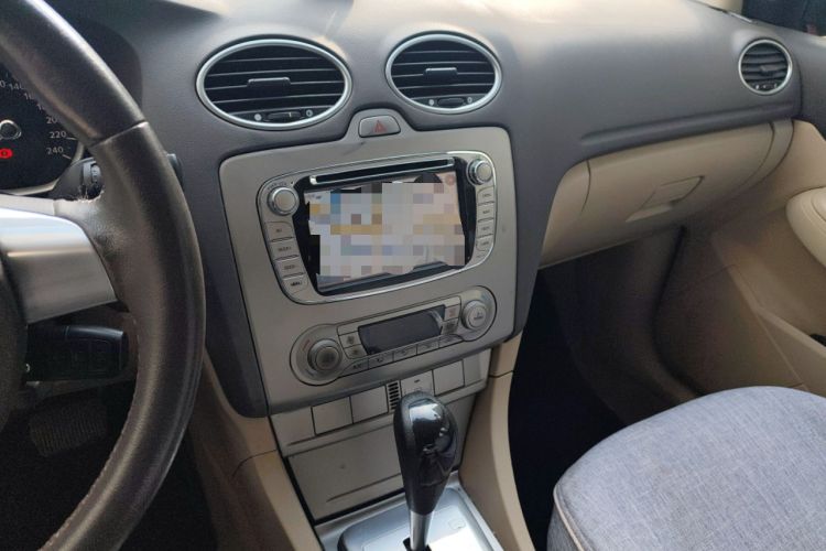 Used Ford Focus 2013 Sedan Classic 1.8L Automatic Fashion Edition Audio And AC Panel