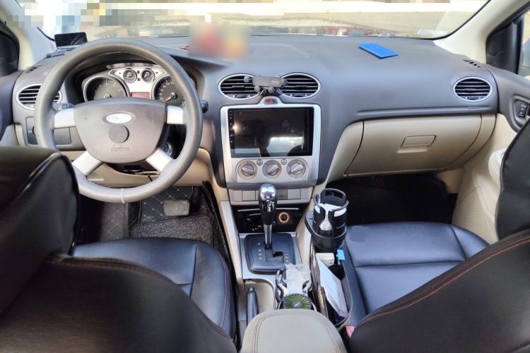 Used Ford Focus 2013 Sedan Classic 1.8L Automatic Base Model Center Console